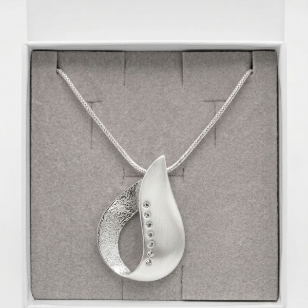 Collana Alex Arte Collezione Scintille – Pendente a Goccia Satinato con Cristalli