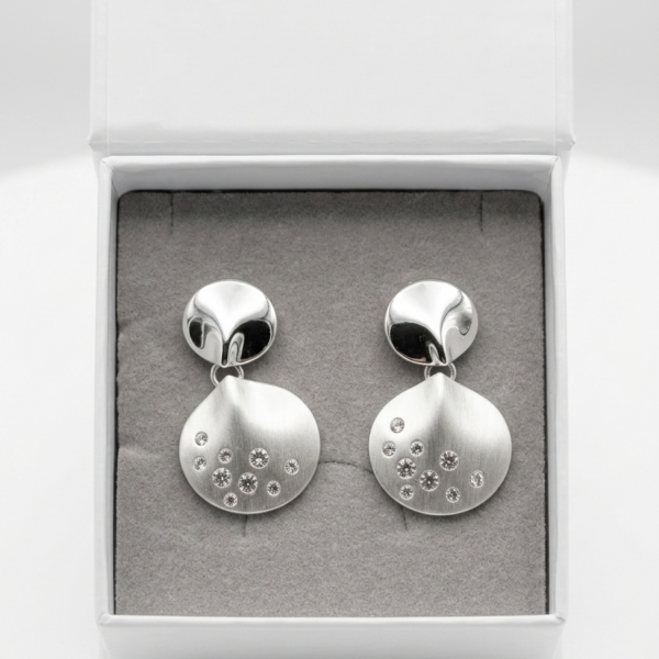 Orecchini Pendenti Alex Arte Collezione Scintille – Design Organico Bombato e Satinato con Cristalli Asimmetrici