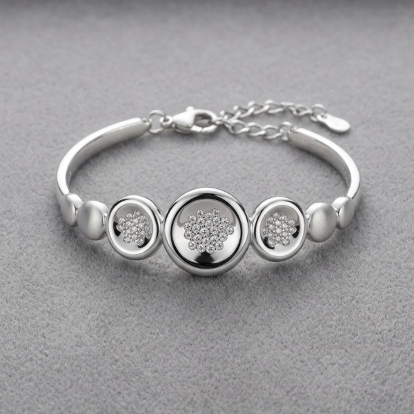 Bracciale Rigido Alex Arte Collezione Scintille – Design a Tre Sfere con Pavé di Cristalli e Placcatura Argento